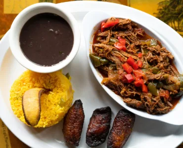 ¿Dónde Comer en Trinidad, Cuba? Guía Definitiva: De los Restaurantes Más Baratos a los Más Exclusivos